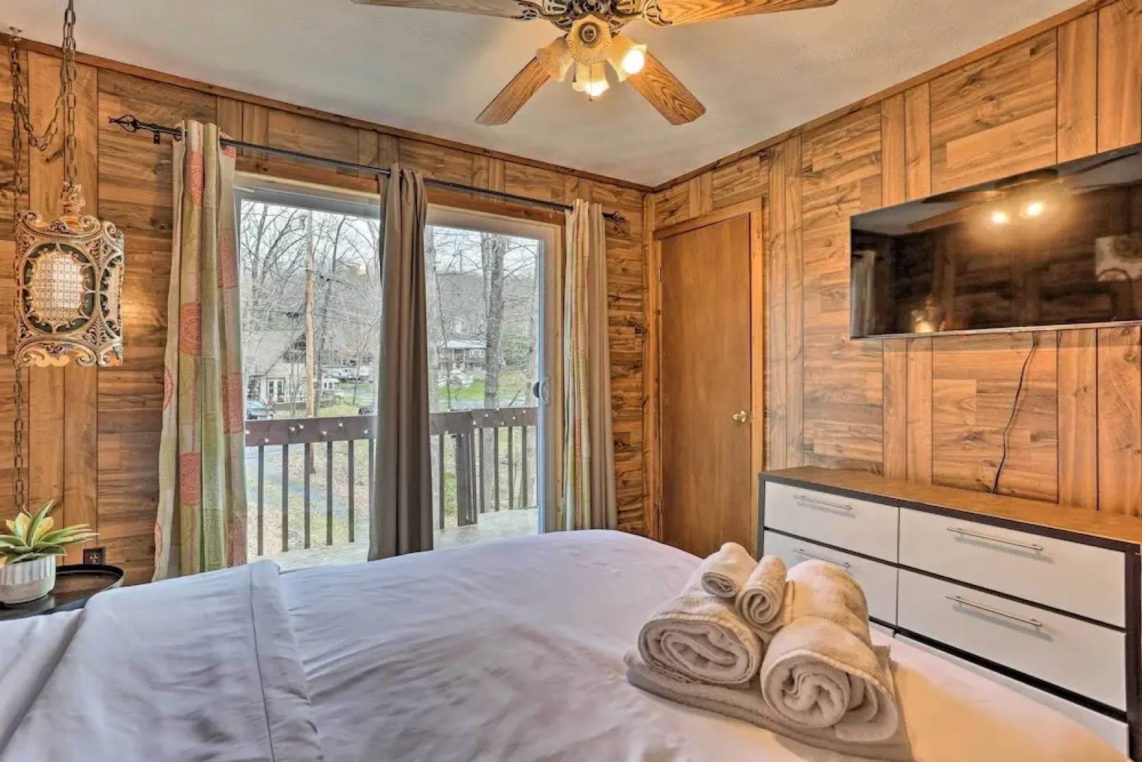 Resort Perks: Picturesque Poconos Getaway!