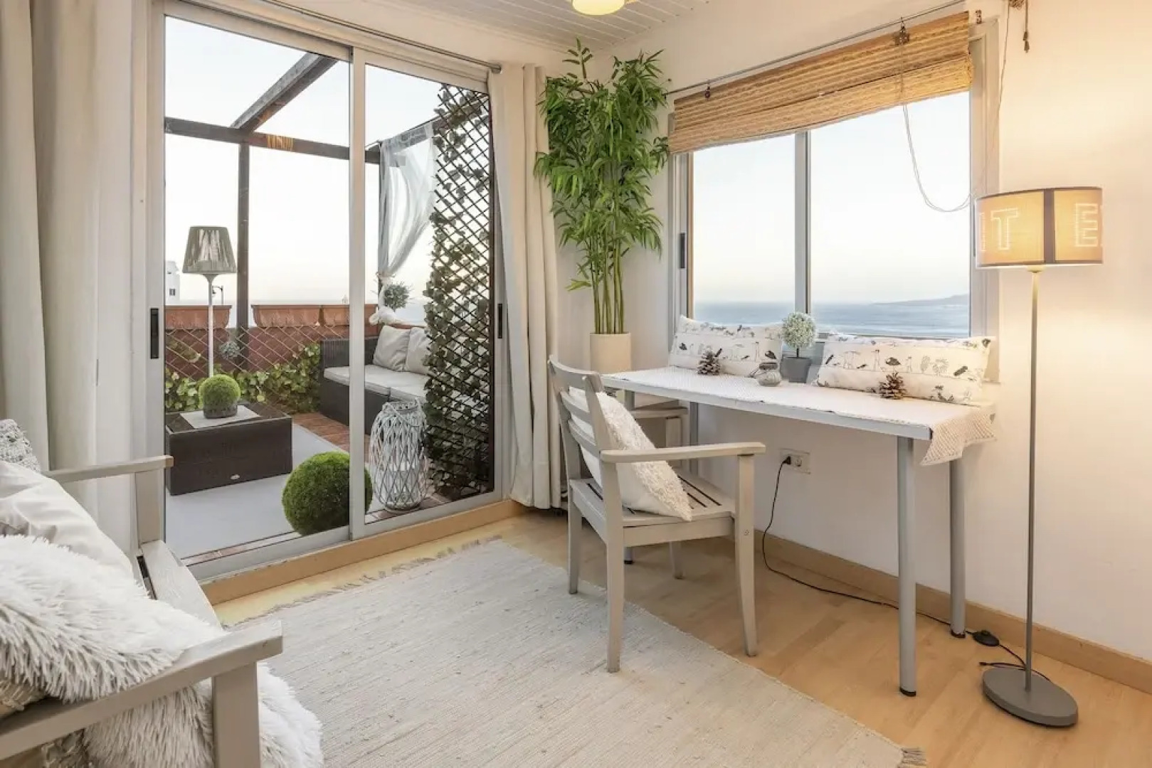 HomeLike Panoramic Sea Views Loft Wifi