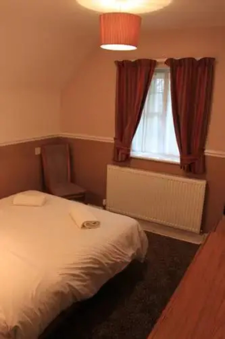 Pines Hotel Luton Airport