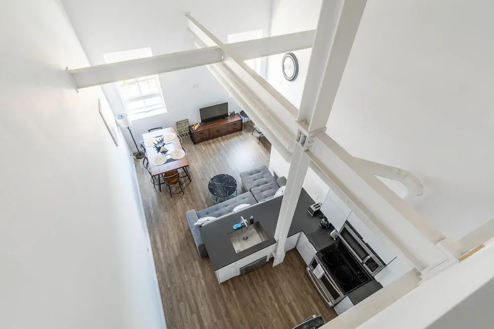 GLOBALSTAY. Dundurn LOFTS. Free parking