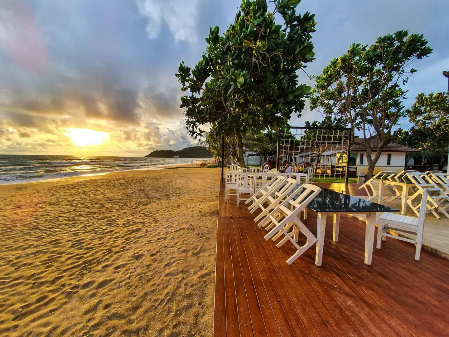 Rattana Pura Beach Resort