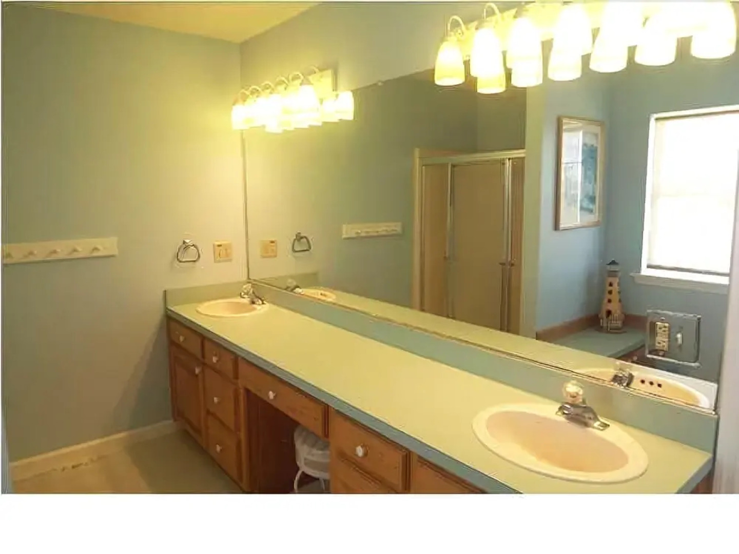 Going Coastal - 5 Br home by RedAwning