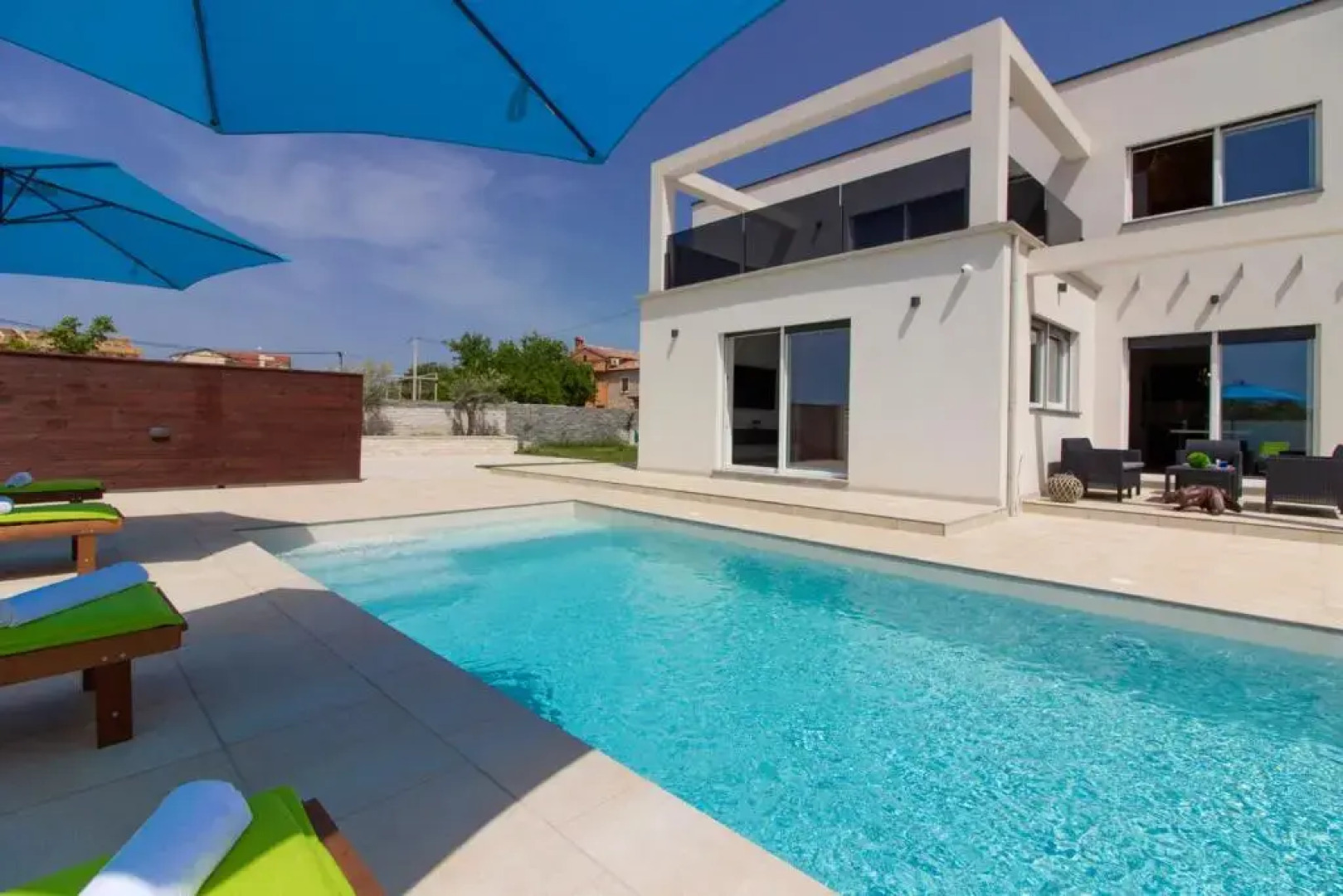 Modern villa Nerina with private pool near Pula