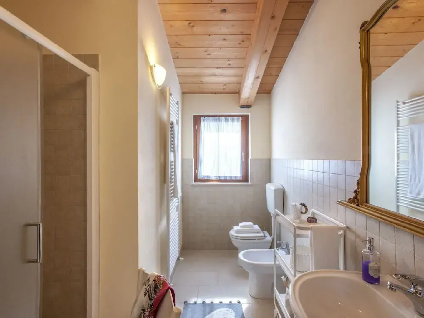 Villa in Pergola With Pool and Beach Nearby