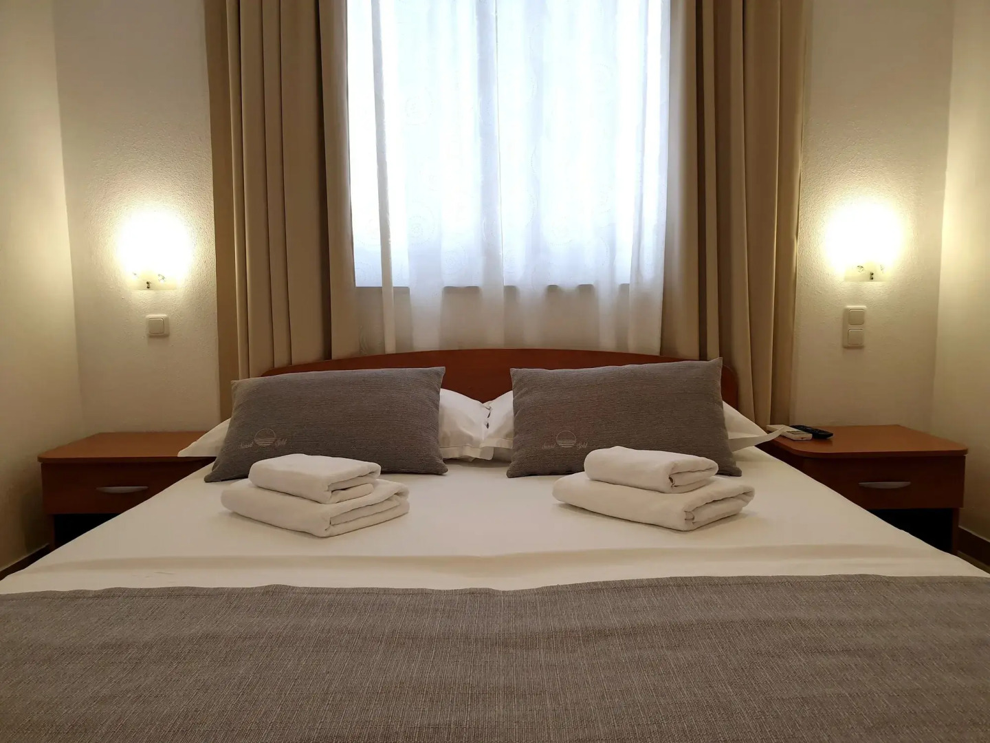 Sunset Split Rooms