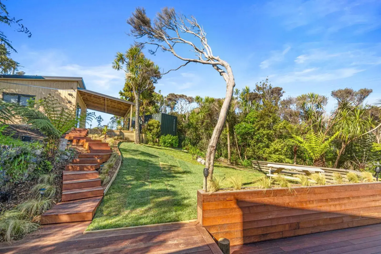 Piha - City Escape, Piha Holiday Home