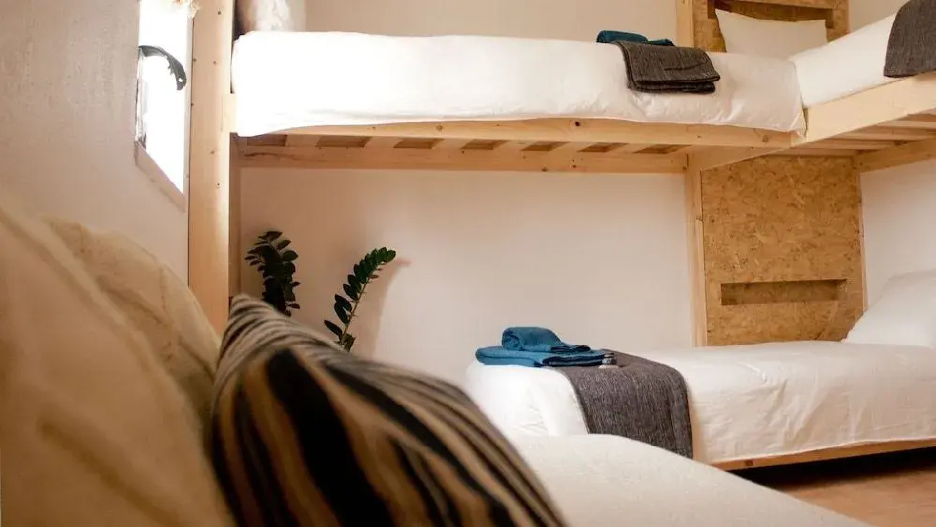 Kokua Surfarm - Hostel