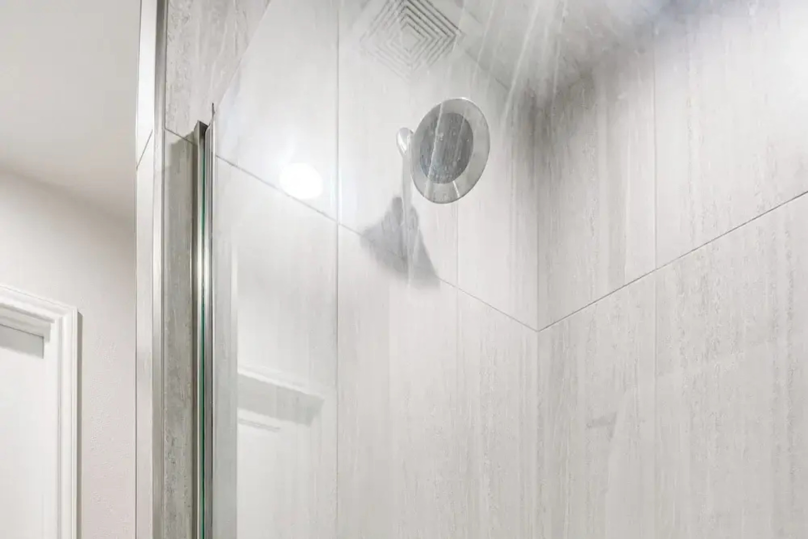 Pets Welcome: Newly Built Abode In Canyon!