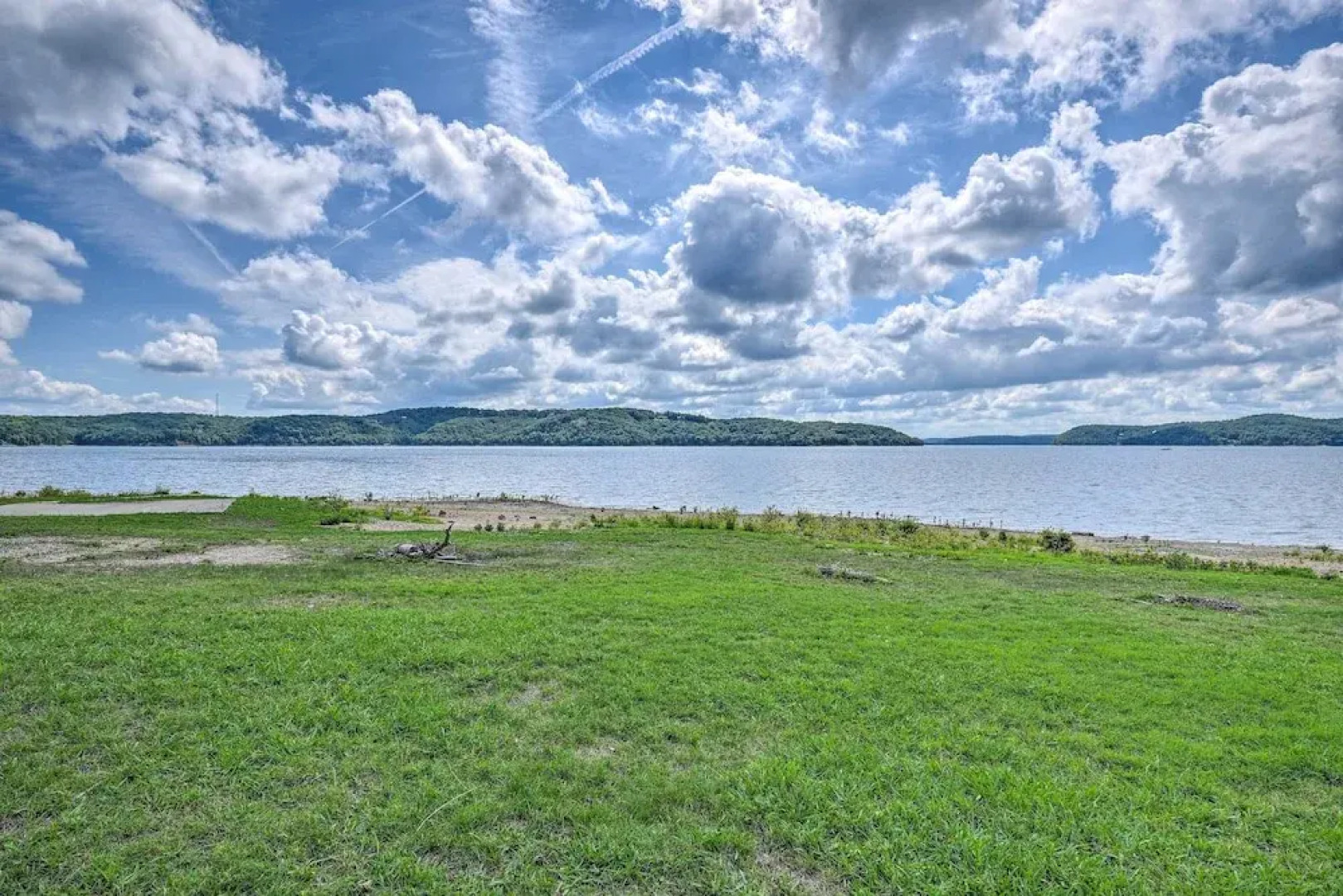 Lush Garfield Cabin w/ Community Pool & Lake!