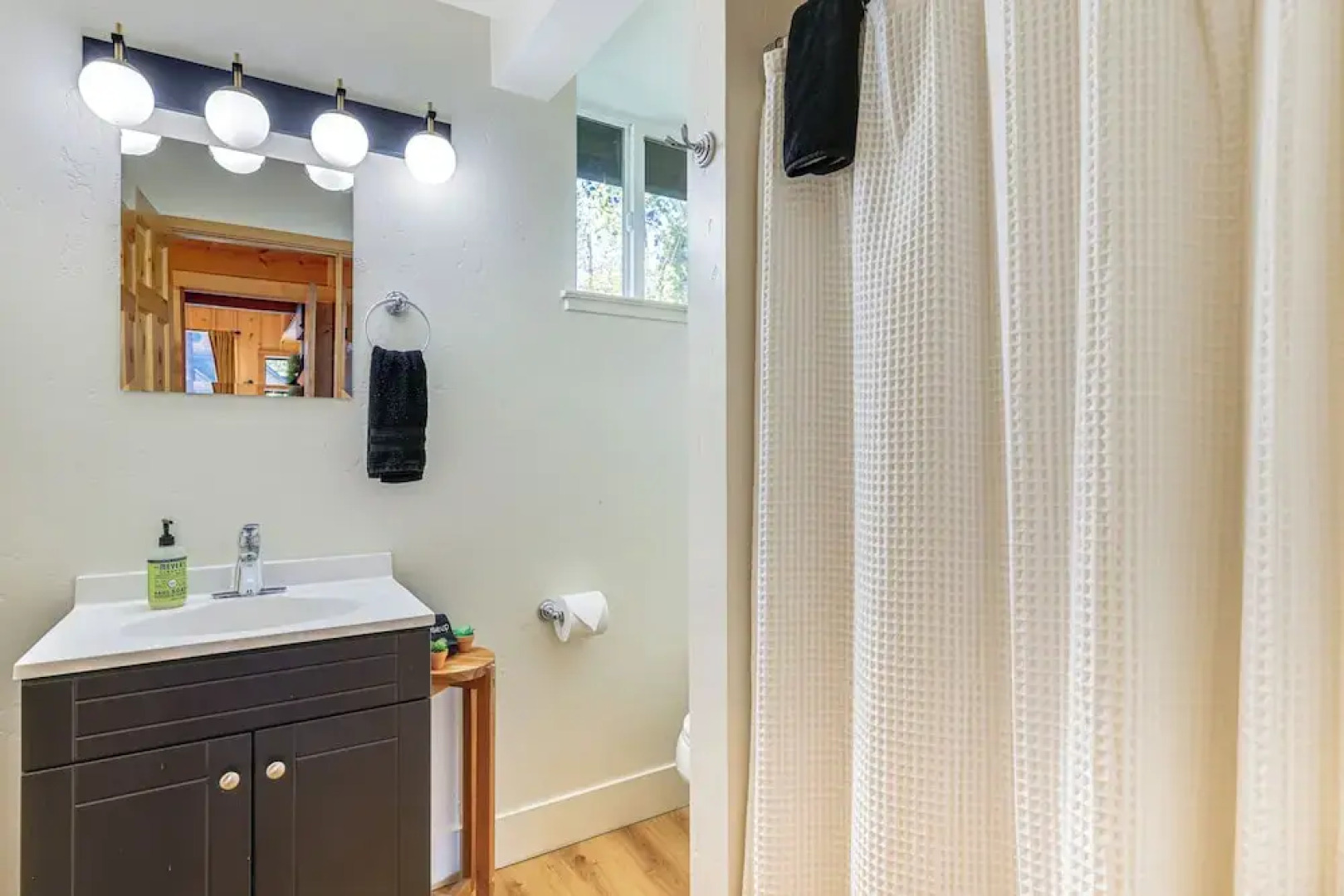 Walk to Golf, Lake: Twain Harte Cabin w/ Fireplace