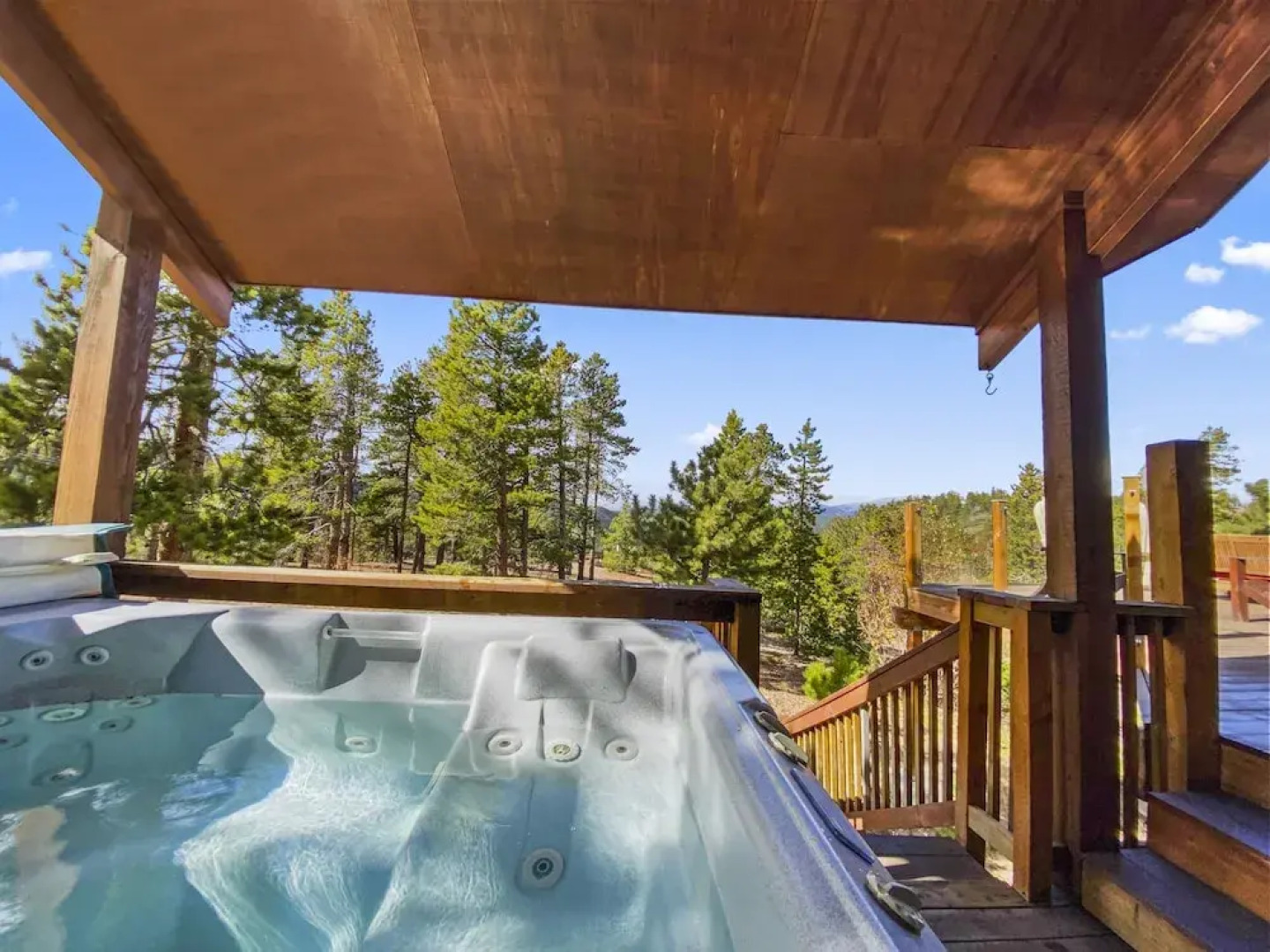 Lookout Lodge In Wondervu 4 Bedroom Home by RedAwning