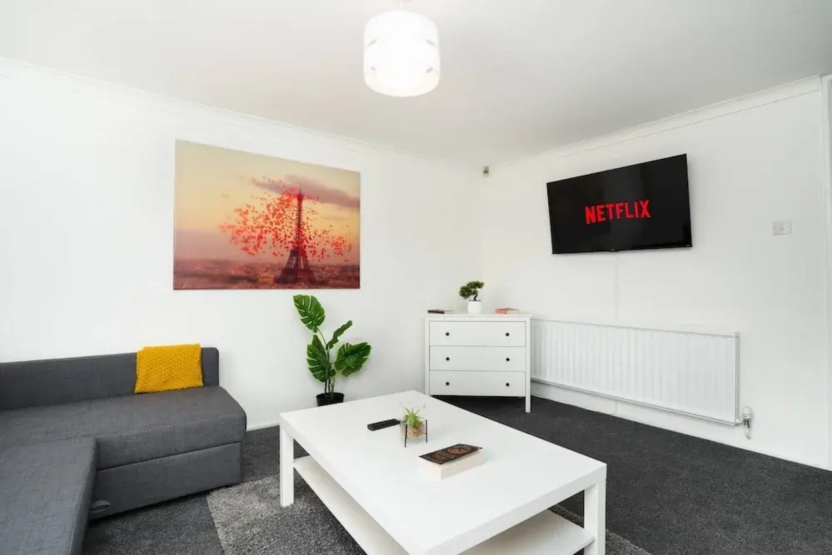 Spacious - 3 Bed - Free Parking