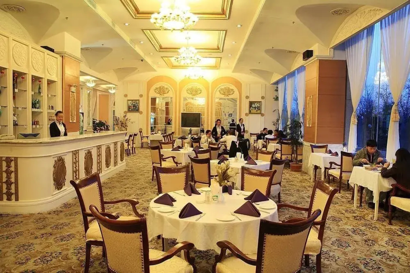 Yantai New Era Hotel