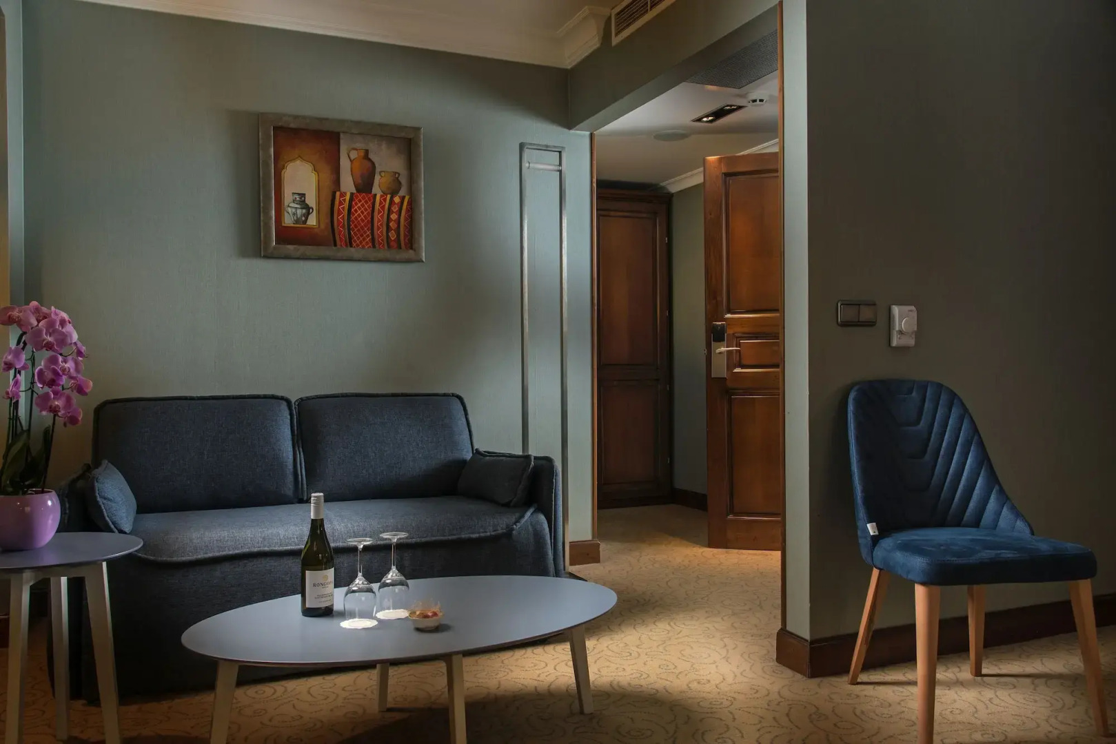 Rosslyn Thracia Hotel