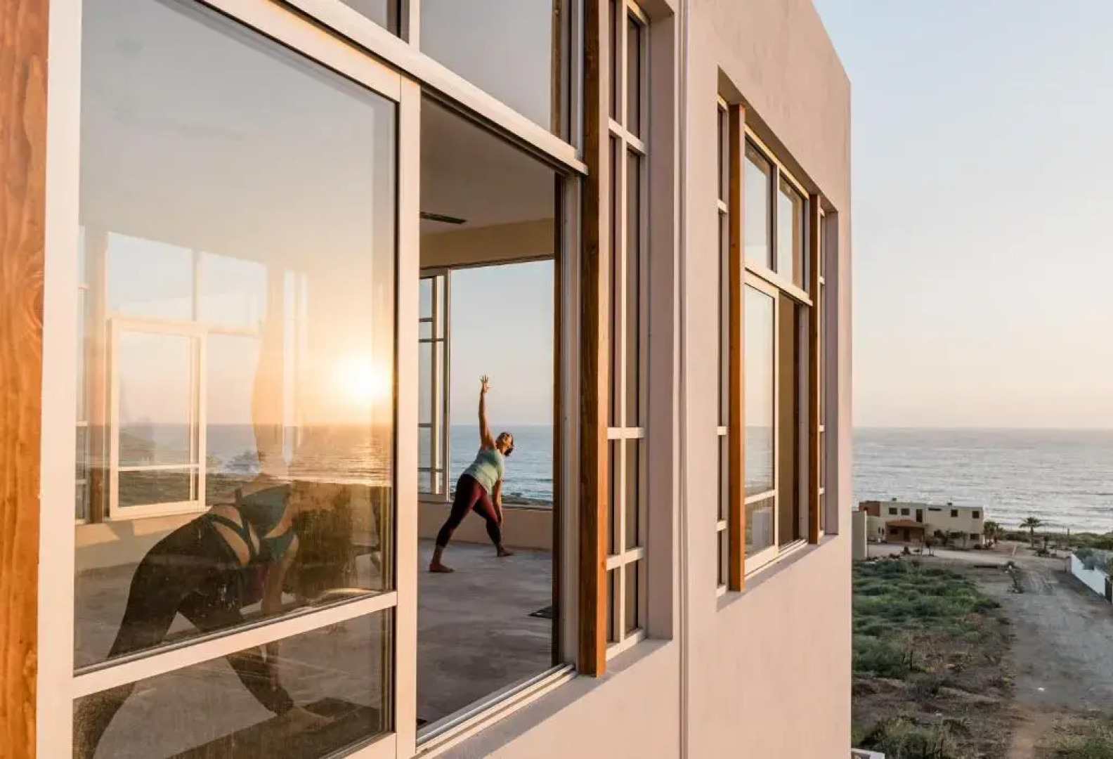 Topia Retreat - Surf Suite Sur