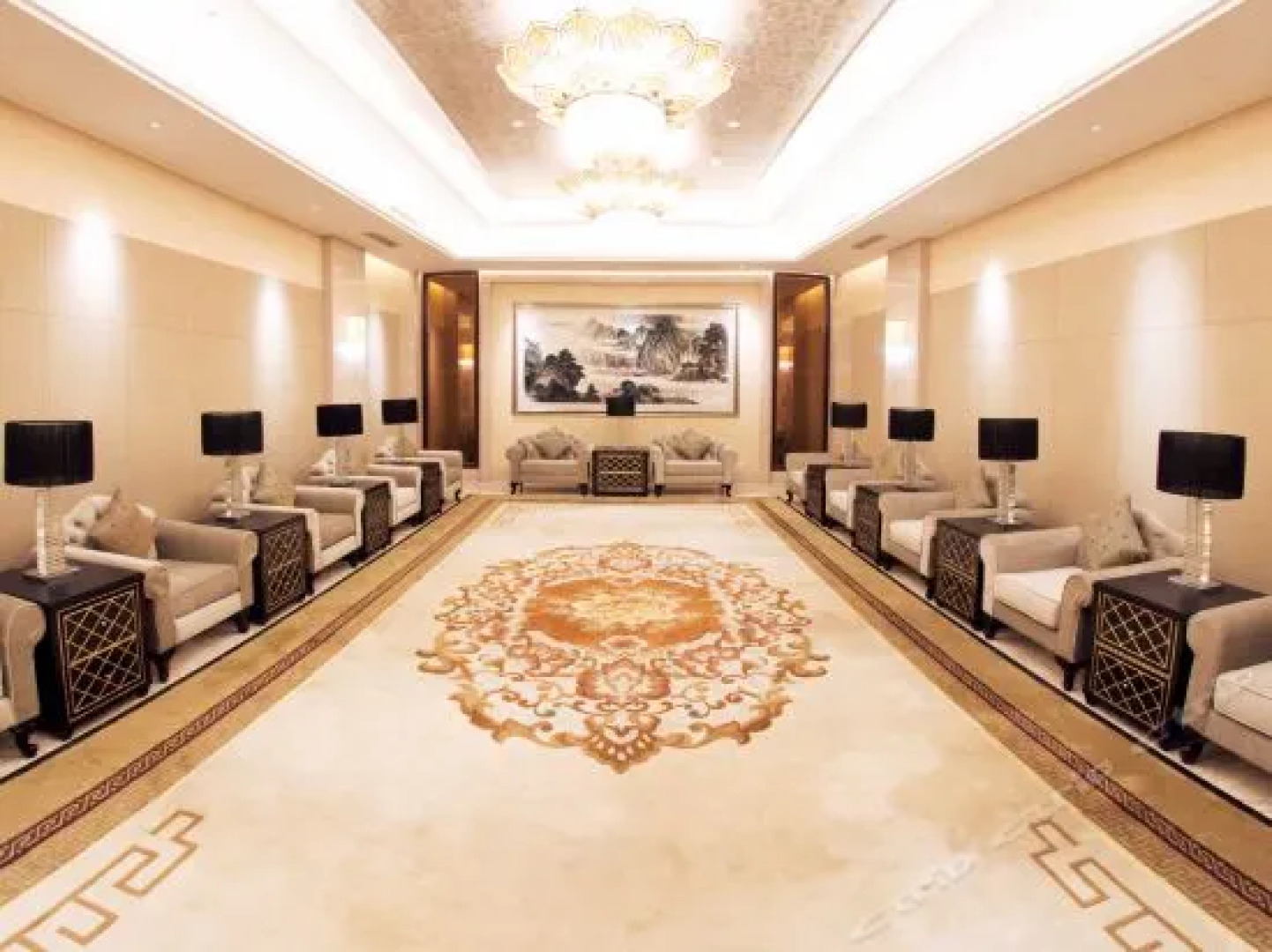 Xinyang Jin Jiang International Hotel