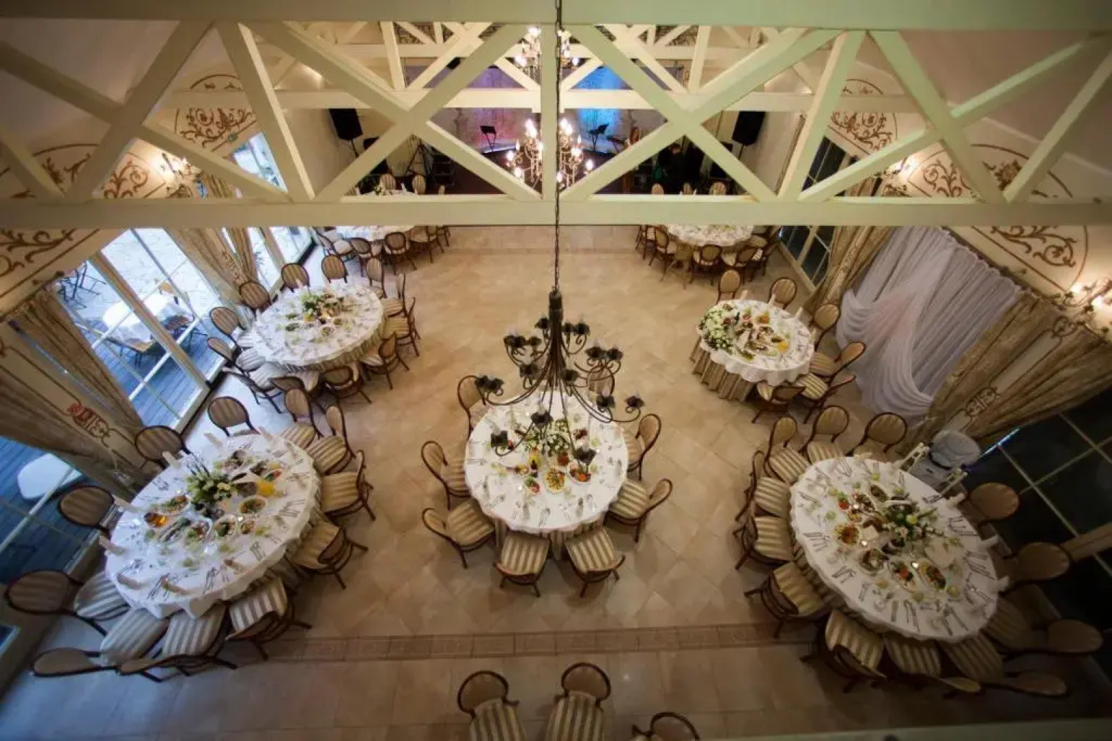 Villa Estera - Hotel & Restauracja