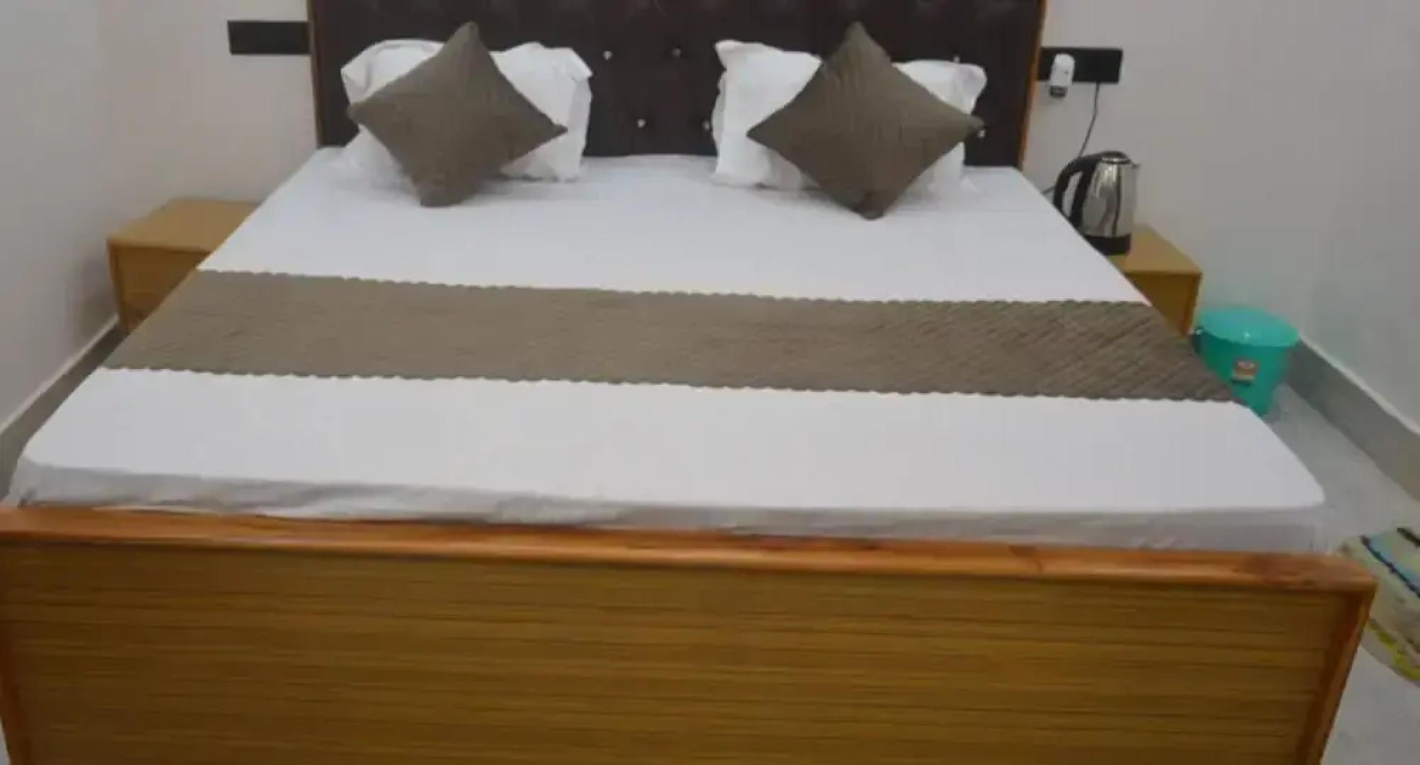 Goroomgo Mateshwari Palace Ayodhya