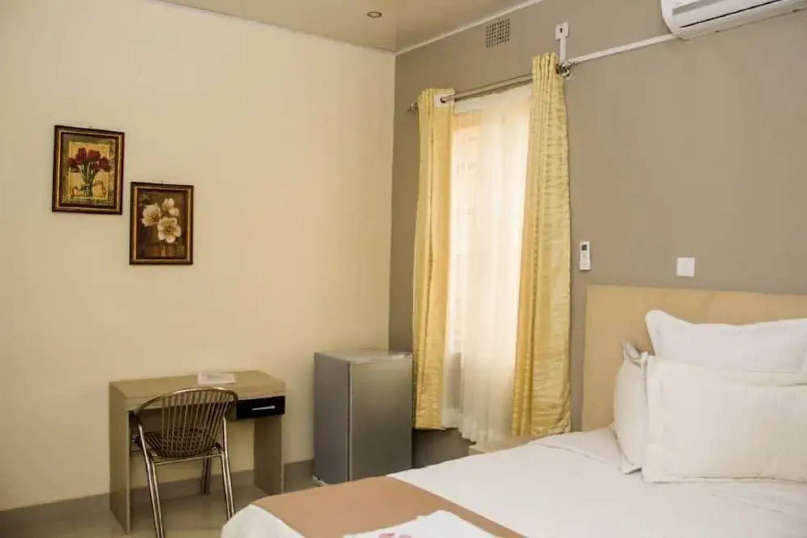 Nsanika Executive Lodge