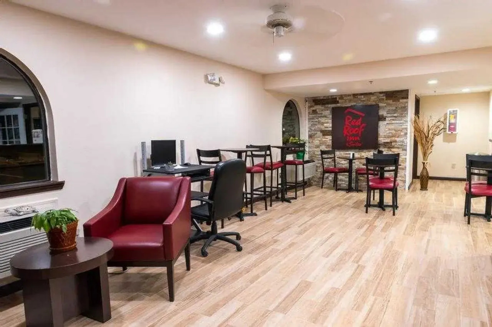 Red Roof Inn & Suites Rome