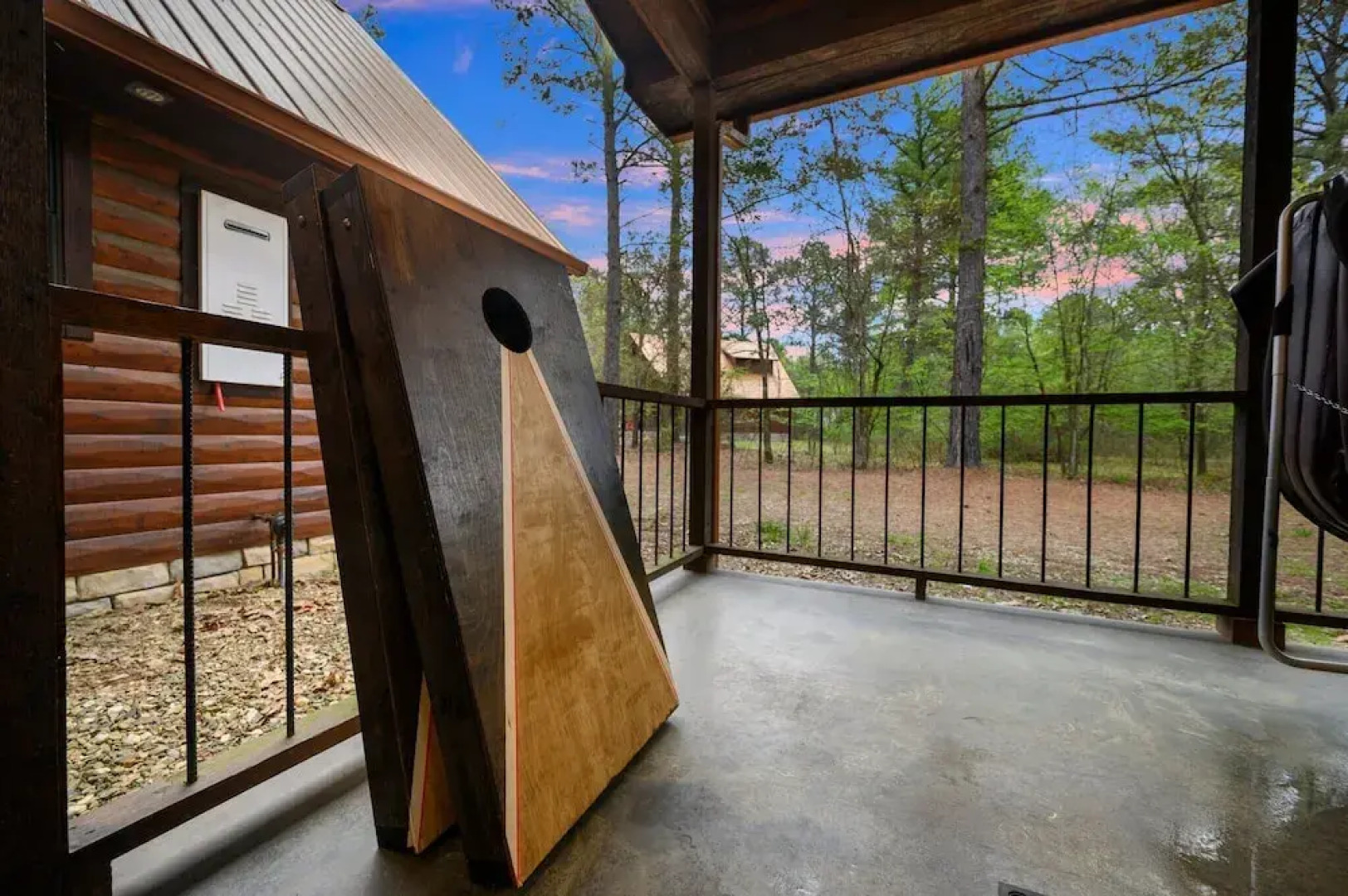 Sugar Daddy Cabin for 13!