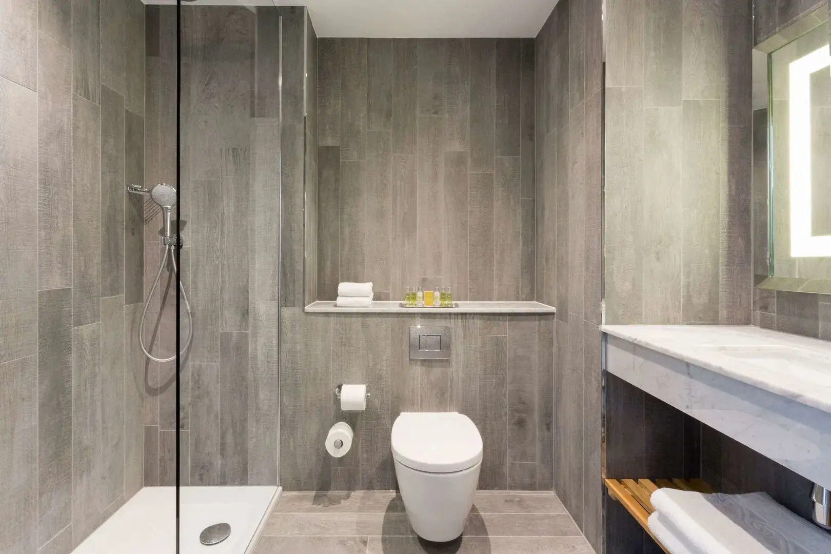 DoubleTree by Hilton Edinburgh - Queensferry Crossing