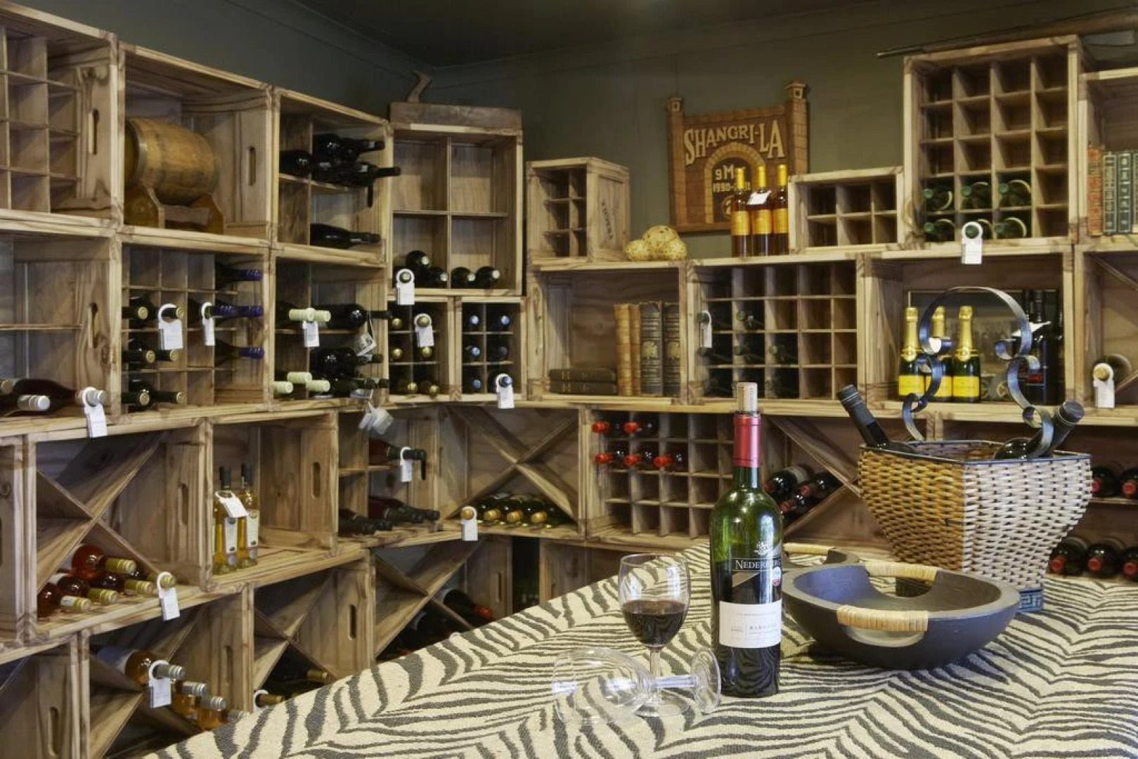 Shangri-La Country Hotel