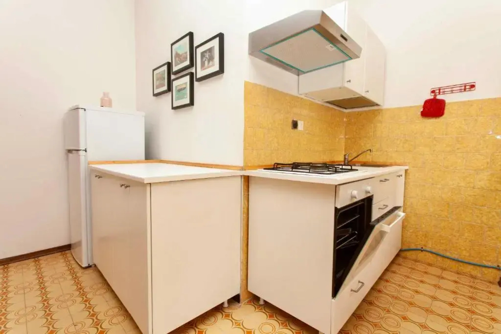 M257 - Marcelli, bilocale in residence con piscina