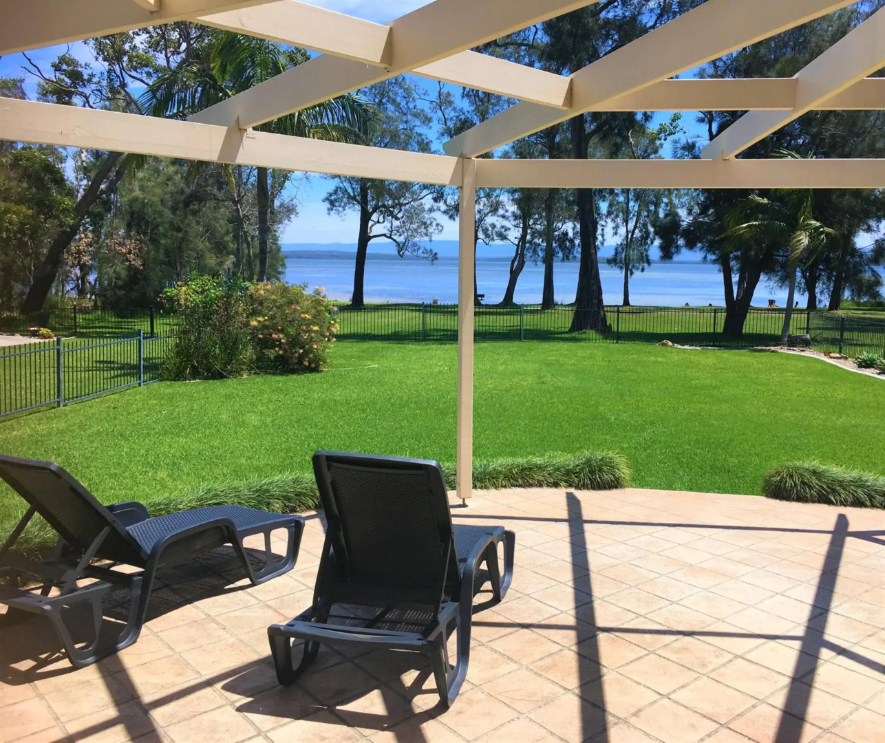 Paradise Beach Apartments