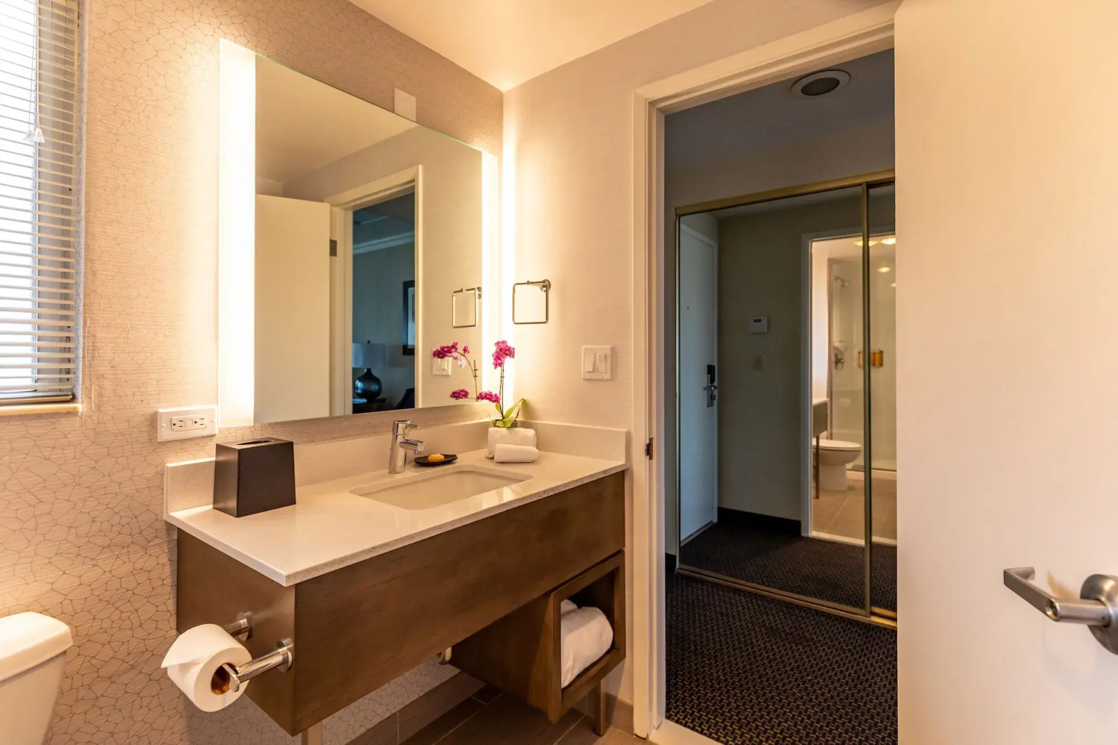 West Beach Inn, a Coast Hotel