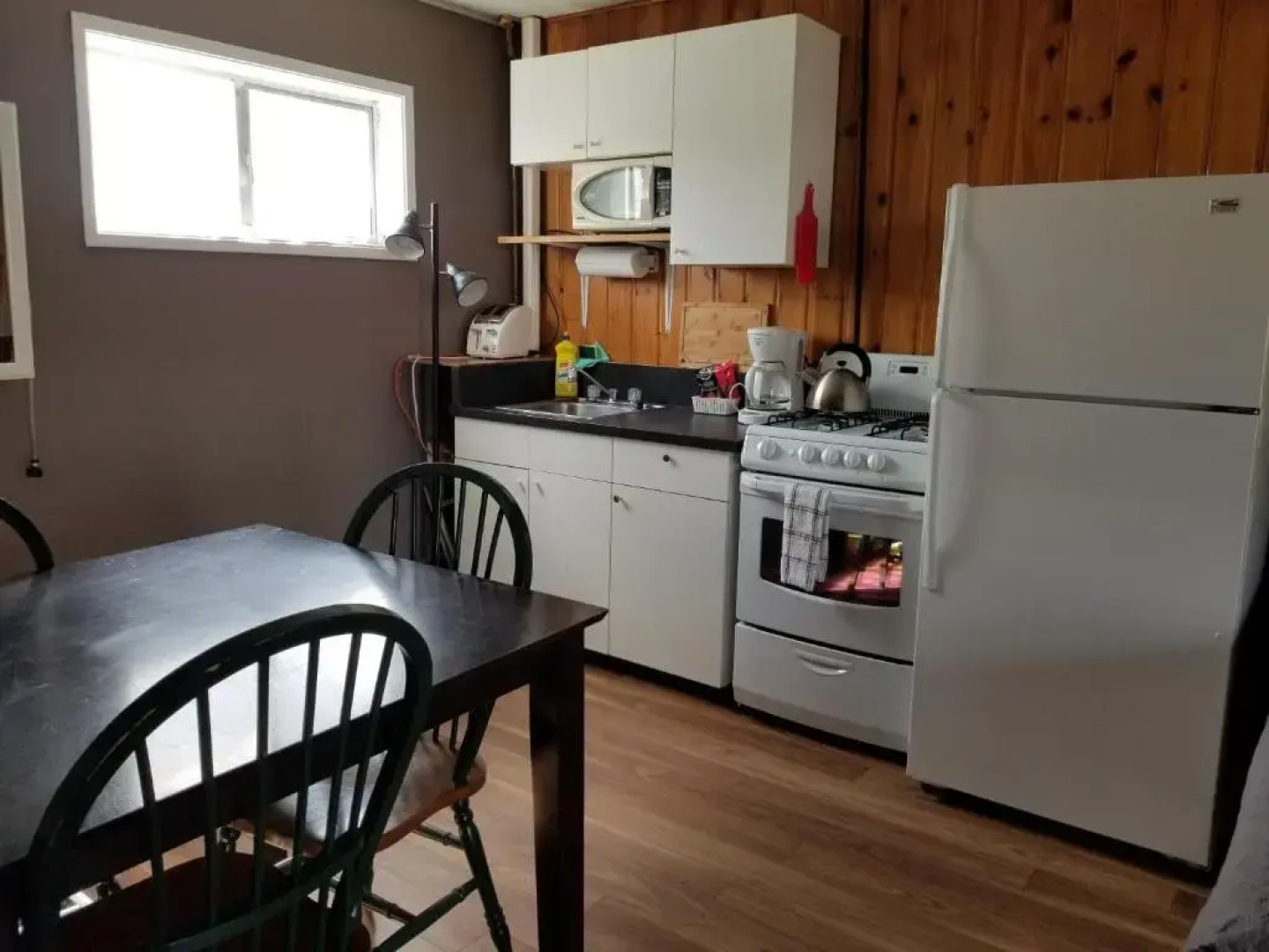 Deerview Lodge & Cabins