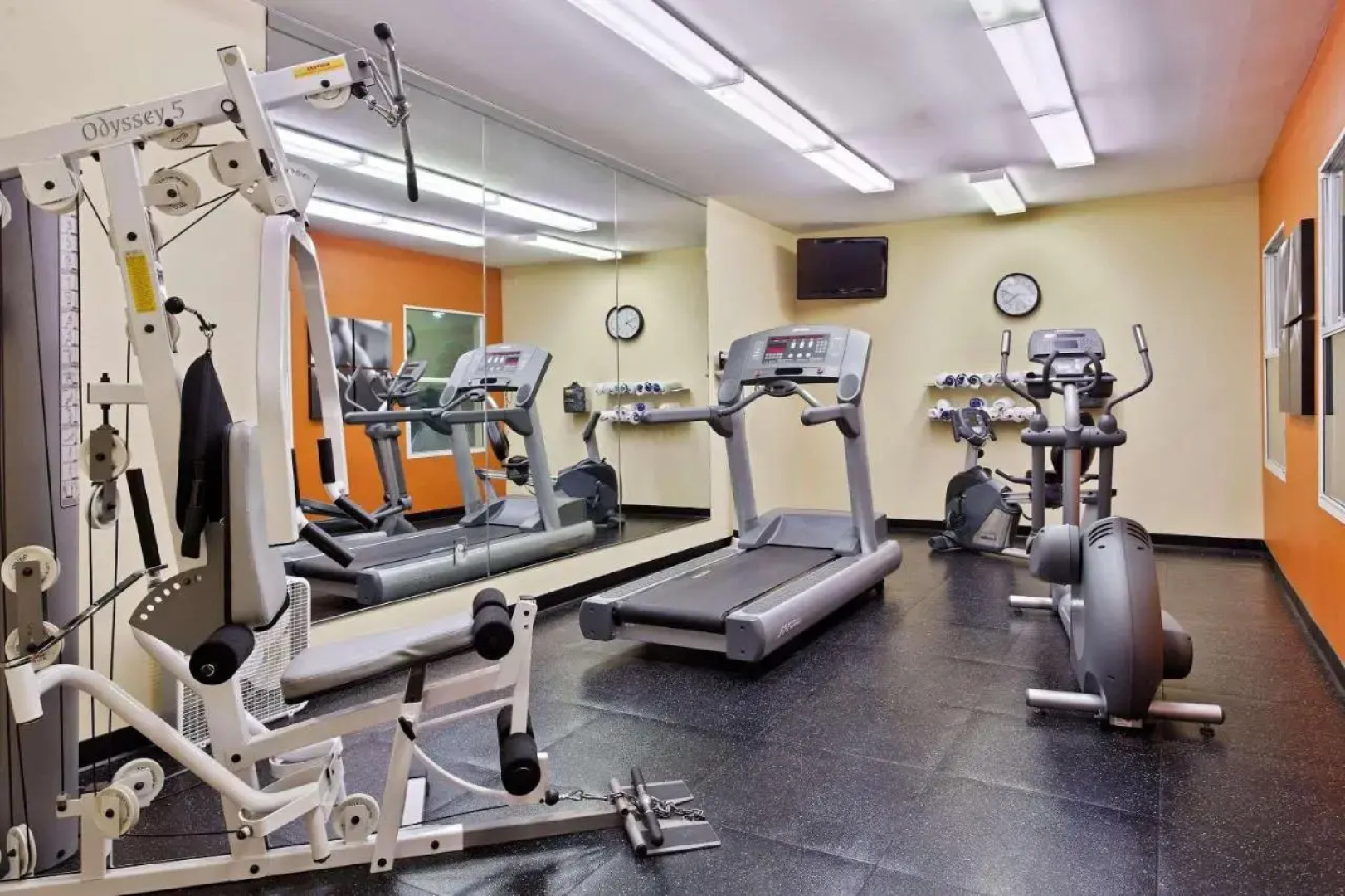 Country Inn & Suites by Radisson, Moline Airport, IL