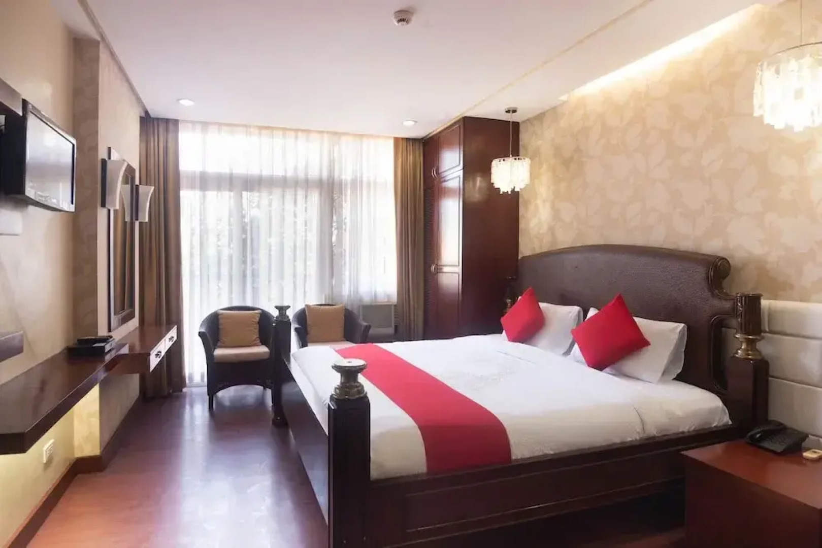 San Remigio Pensionne Suites