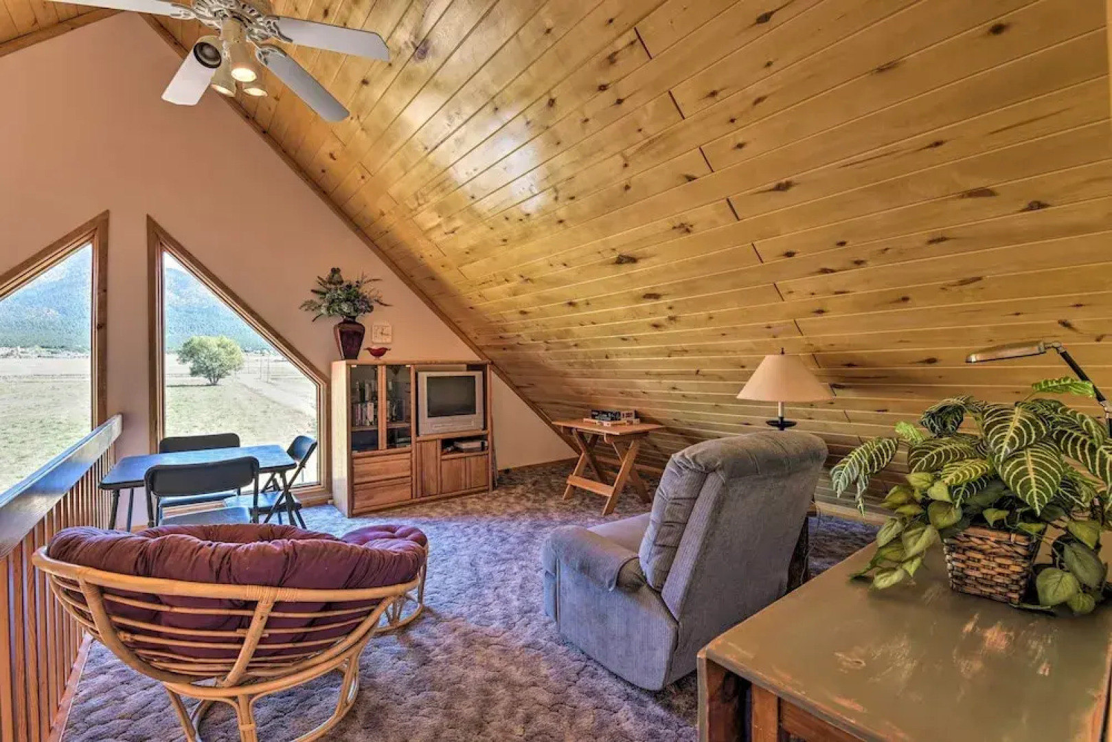 Questa Home w/ Views - 13 Mi to Red River Skiing!