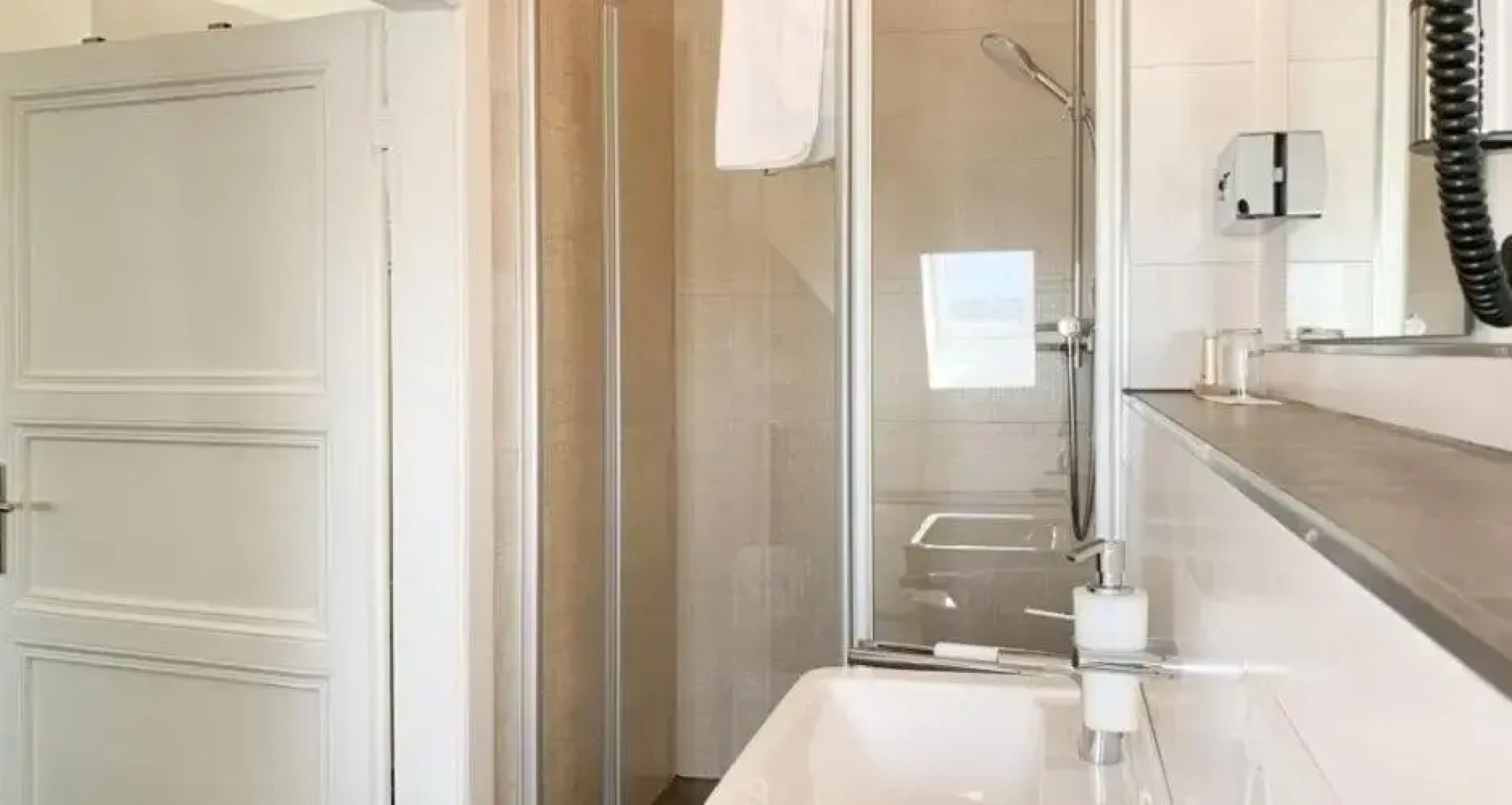 2T Hotel artgenossen