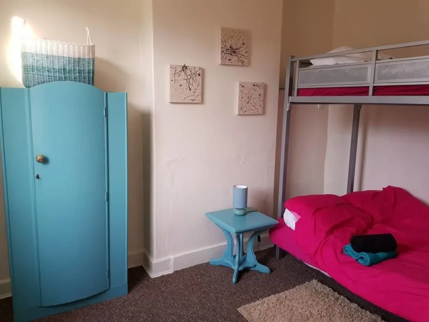 House - Sleeps 4 - Pets Ok - Parking - Garden