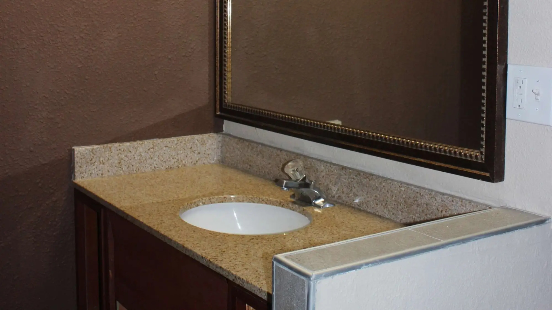 Travel Inn By OYO Omaha