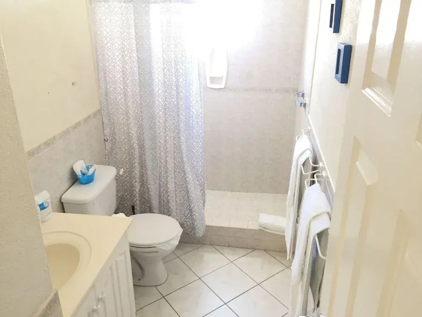 Cumber's Tropical Apartments