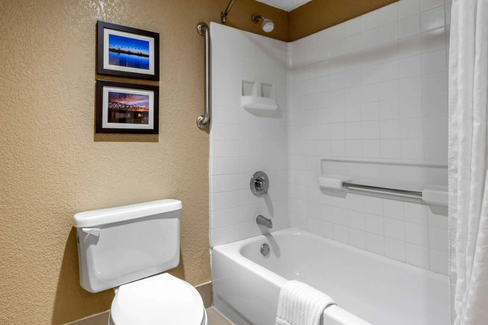 Comfort Inn Lathrop - Stockton Airport