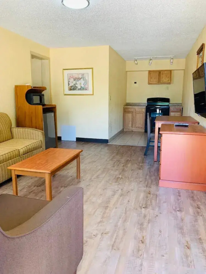 Magnuson Hotel Magnolia