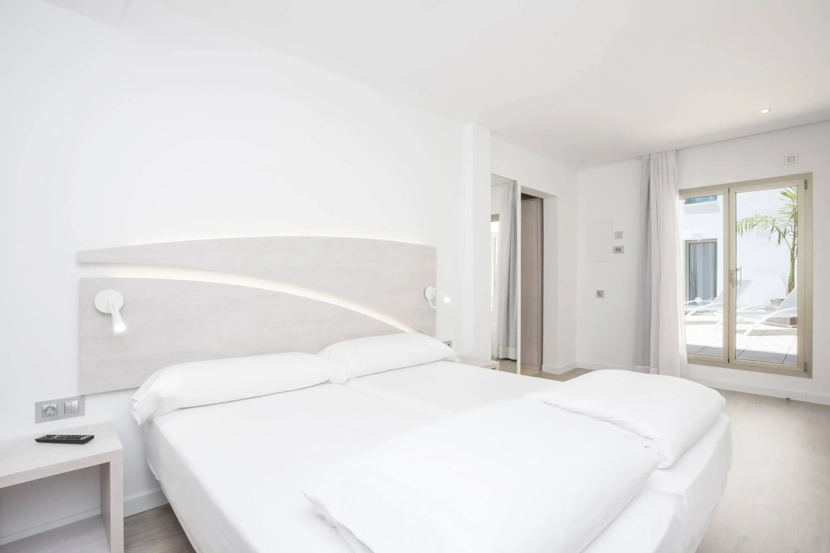 Som Llaut Boutique Hotel