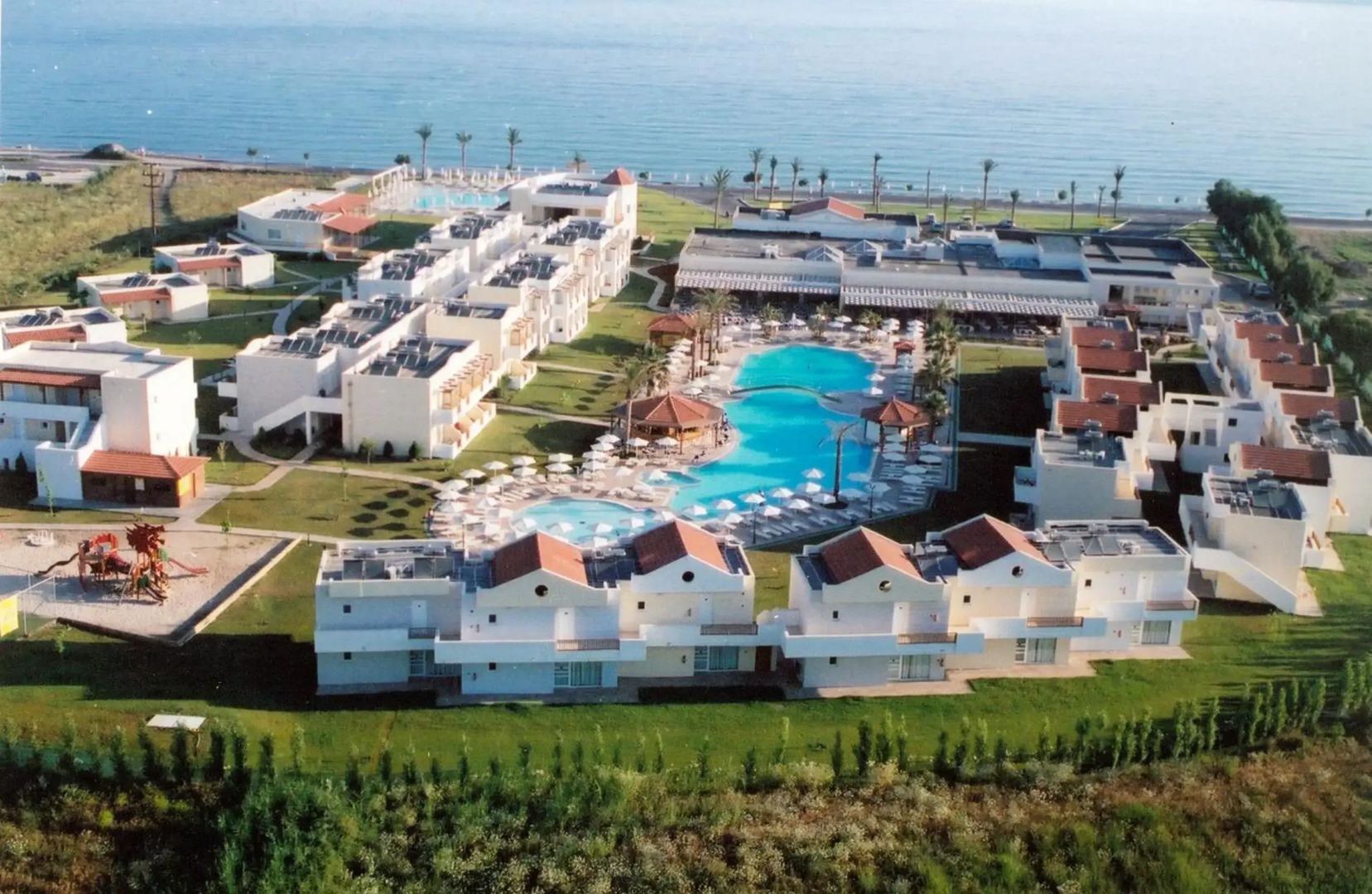 Zorbas Beach Hotel