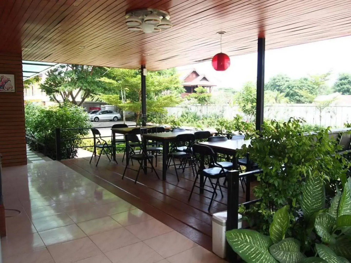 Baansakulpetch Hotel