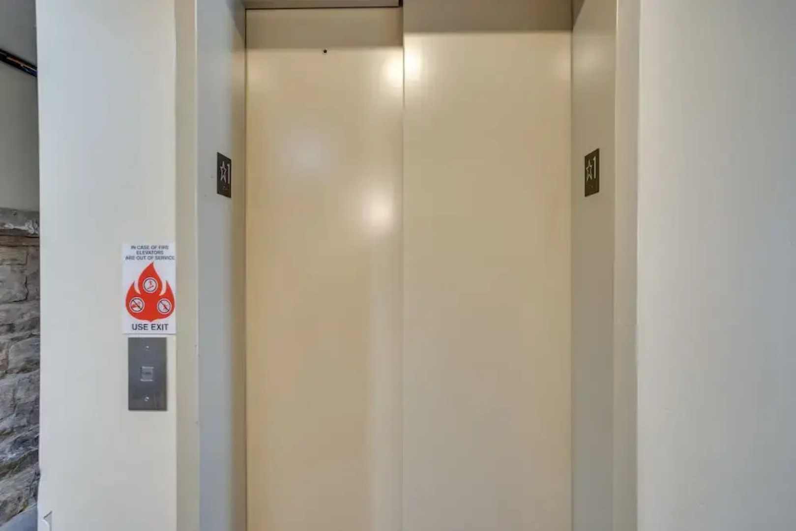 Updated Rustic-chic Condo on Ouray's Main Street!