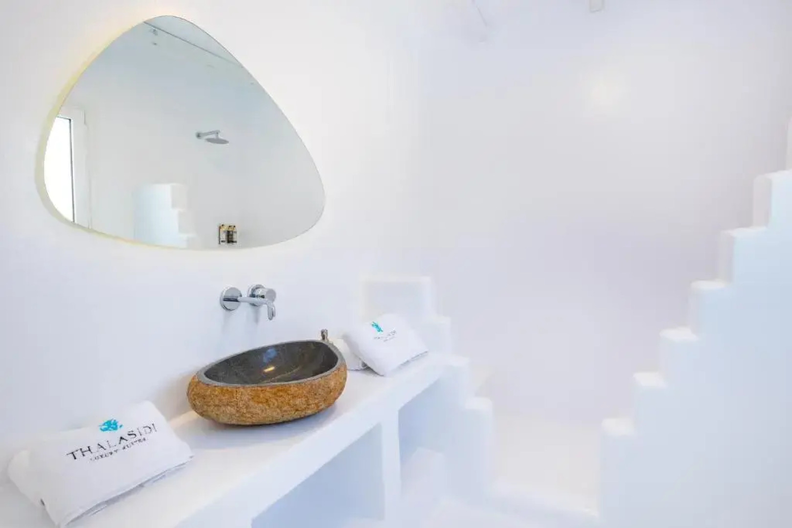 Thalasidi Luxury Suites