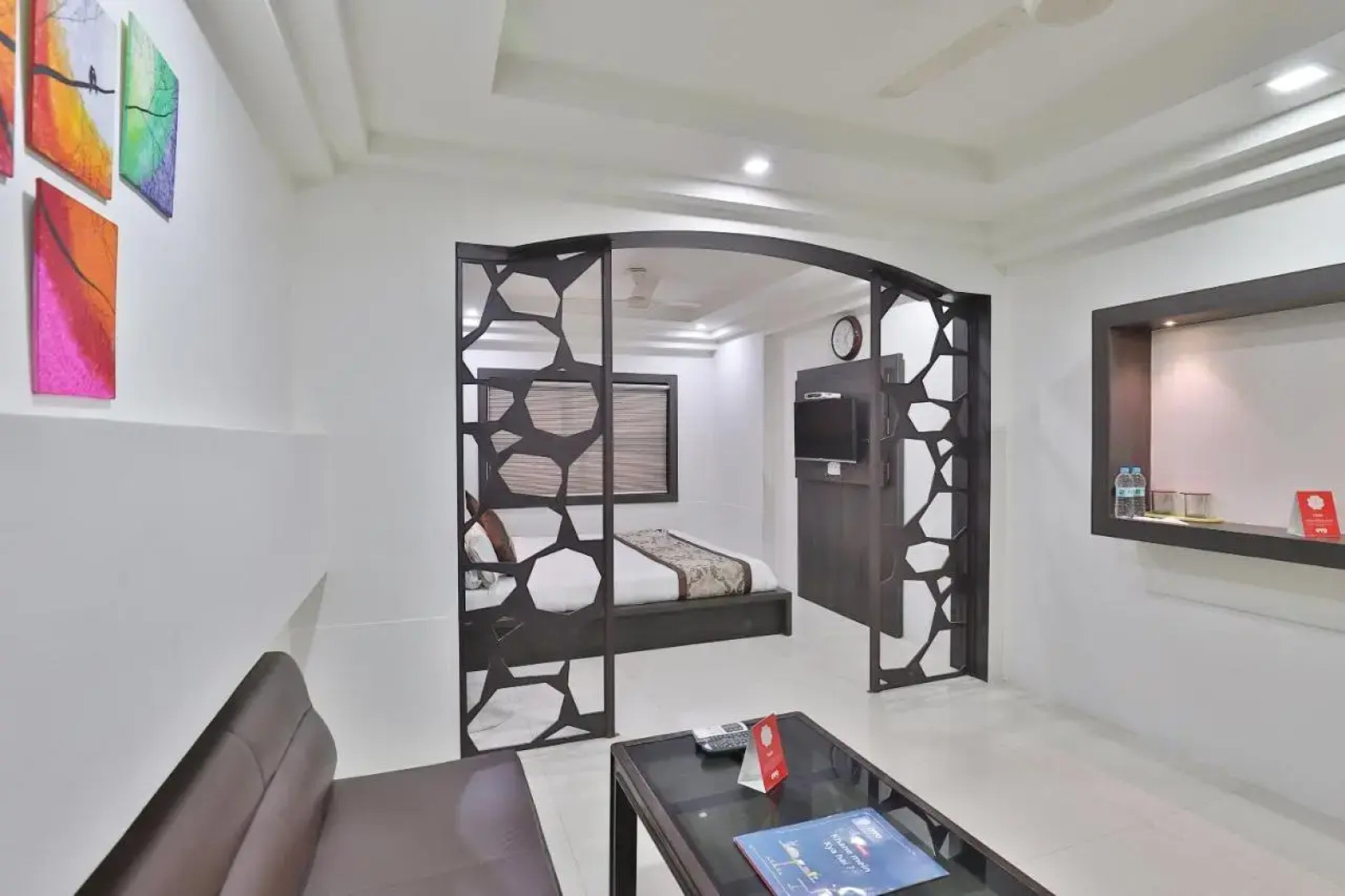 Hotel Nova Cross Road