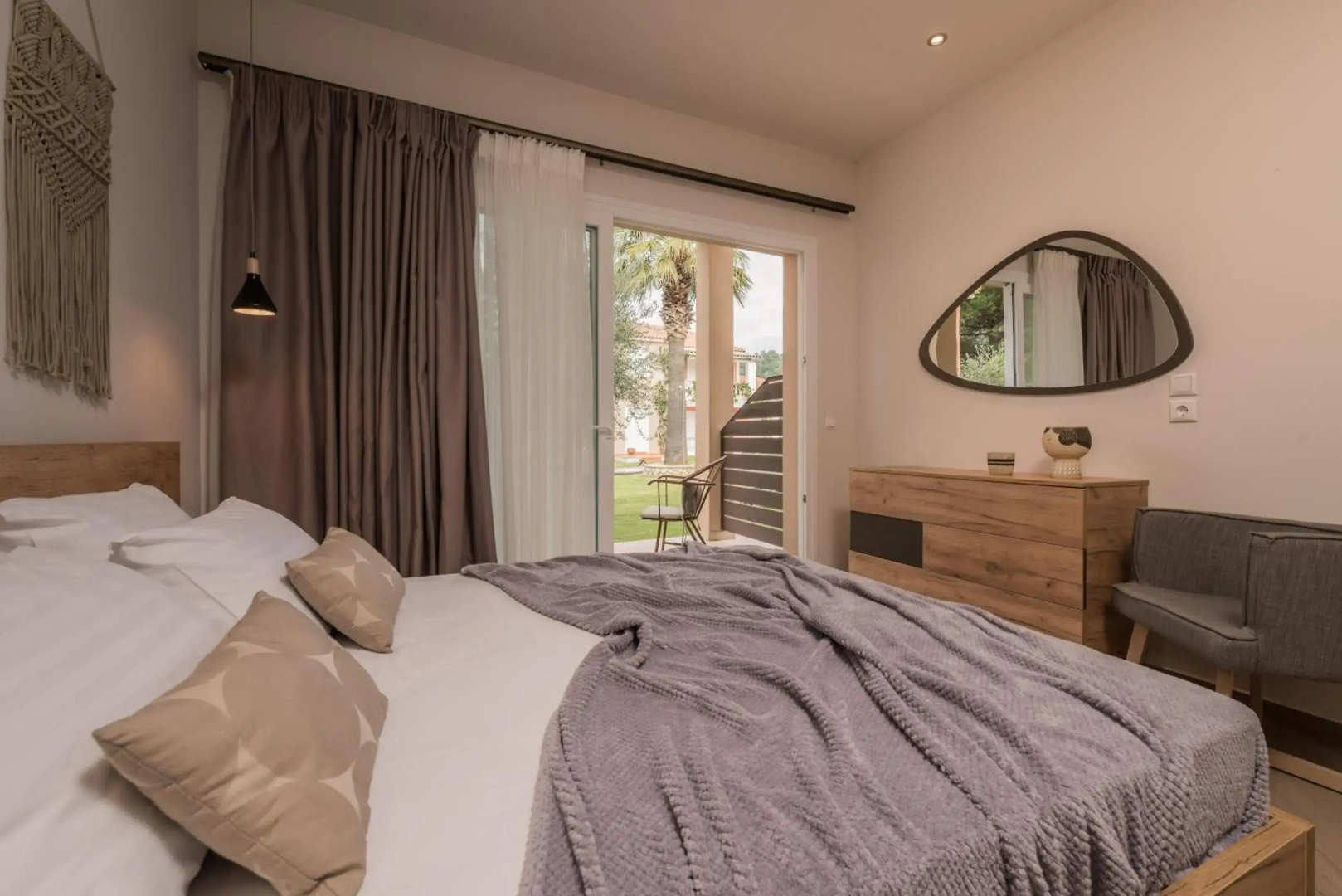Aeolos Boutique Resort and Suites