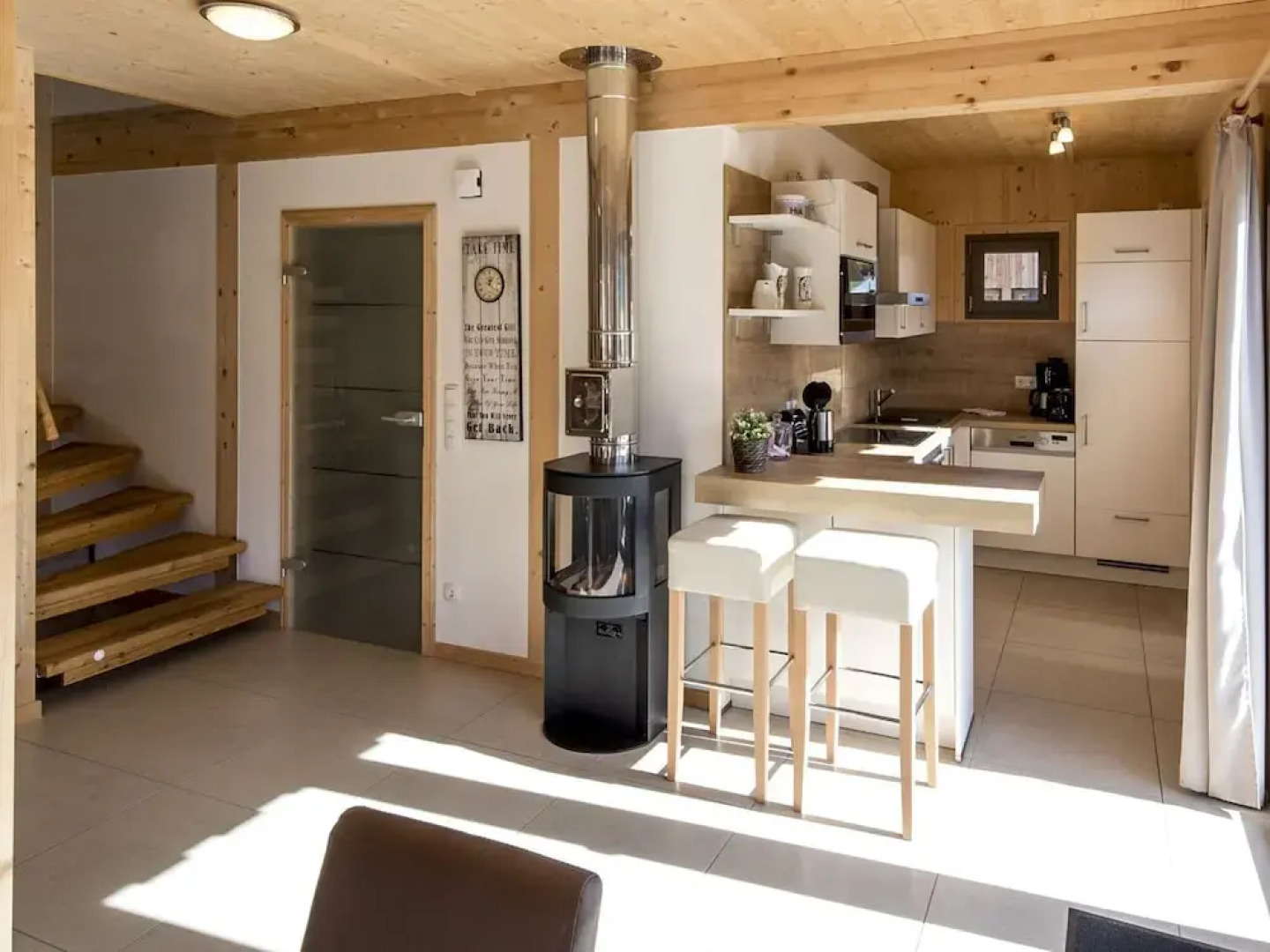 Lovely Chalet With Whirlpool