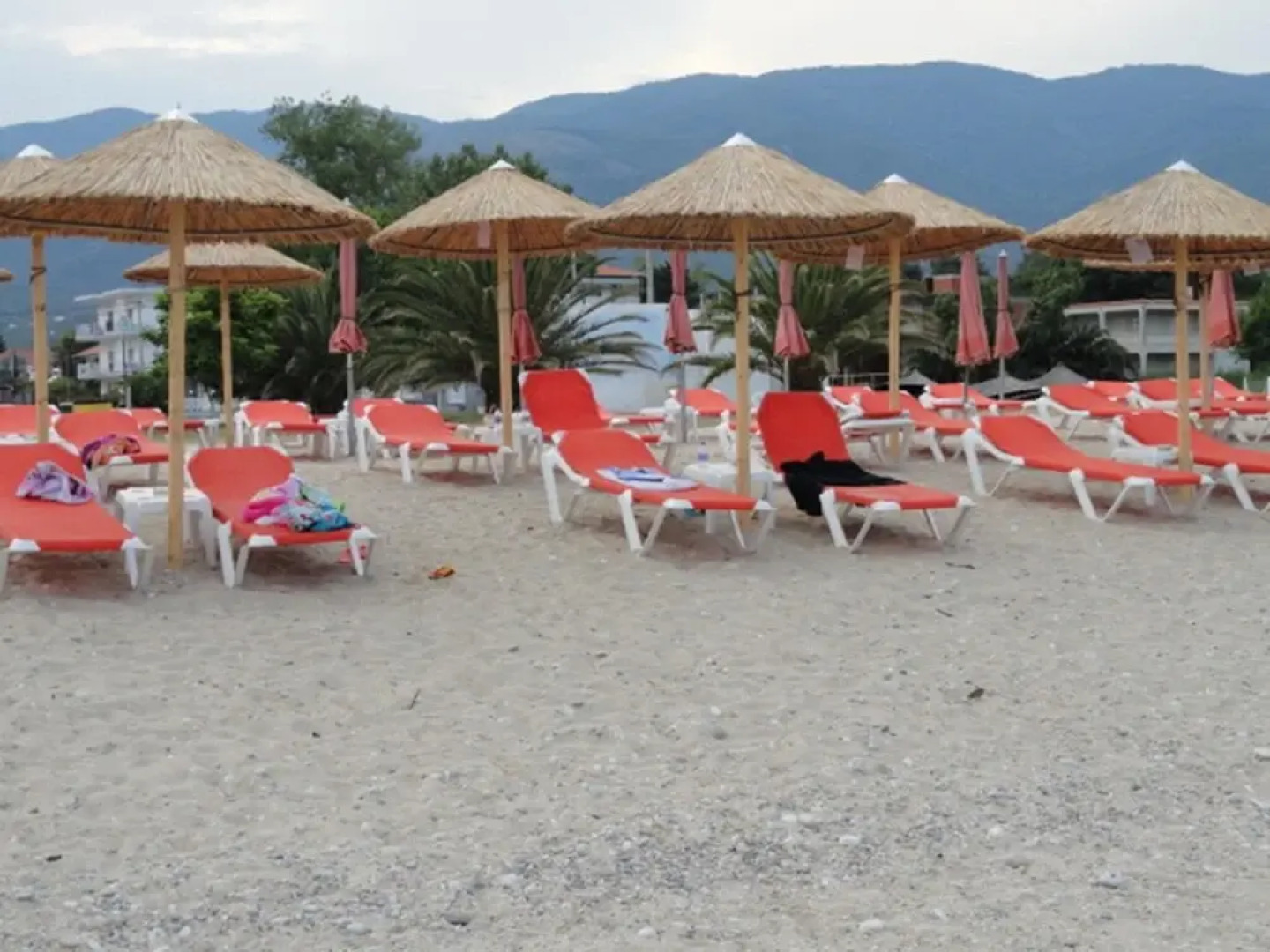 50 Meter bis zum Strand: Pension Delfini mit Terrasse