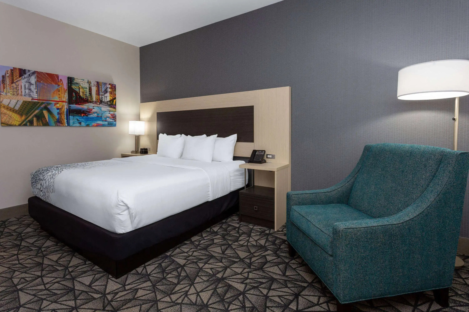 La Quinta Inn & Suites by Wyndham Shorewood